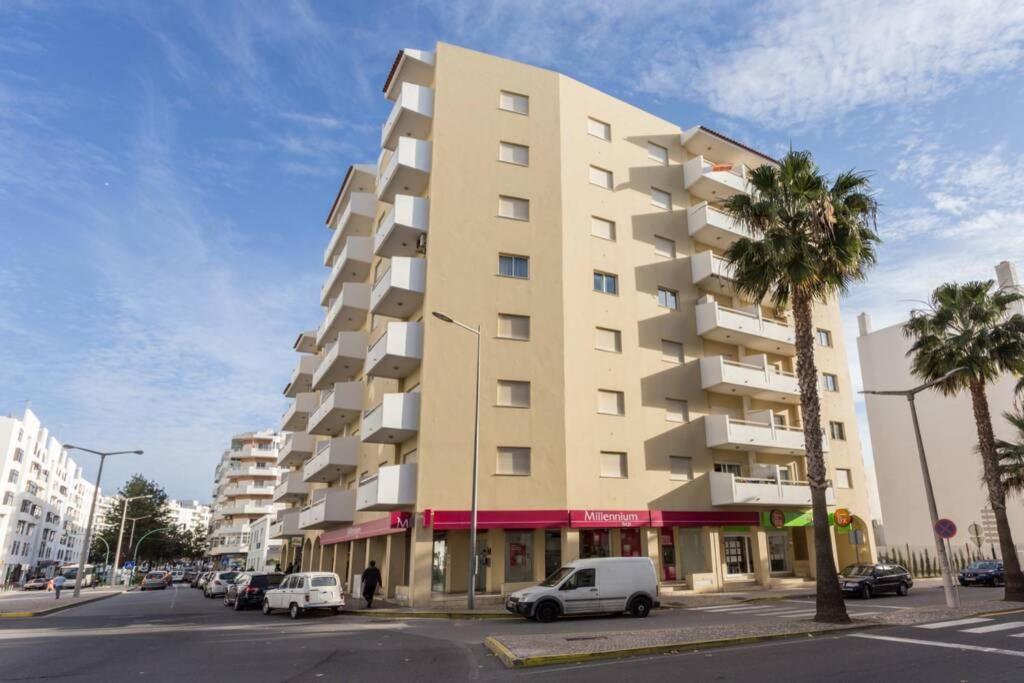 Apartamento Millenium Vista Mar- 2 Passos Da Praia Quarteira Eksteriør billede